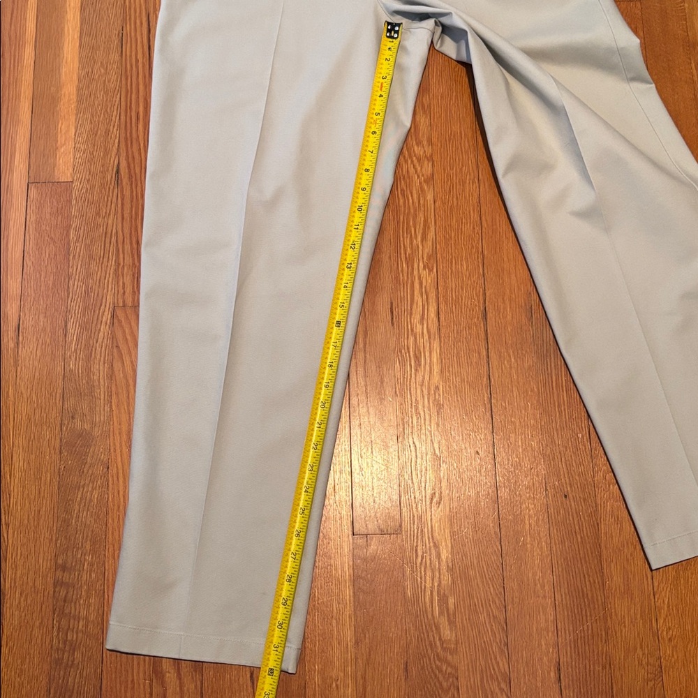LL Bean Natural Fit 100% cotton flat front khakis in size 36, inseam 32 - Picture 15 of 15